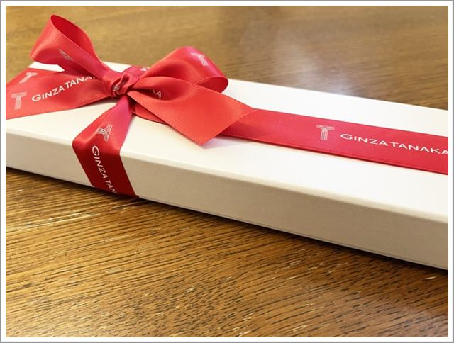 ギンザタナカで買ったK18のネックレスが入った箱