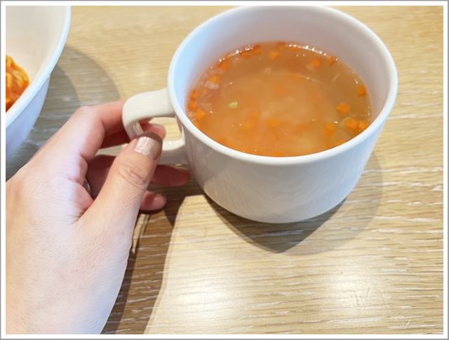 大阪中之島美術館1階のレストラン「ミュゼカラト」のスープ