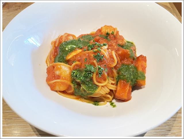 大阪中之島美術館1階のレストラン「ミュゼカラト」のシーフードパスタ