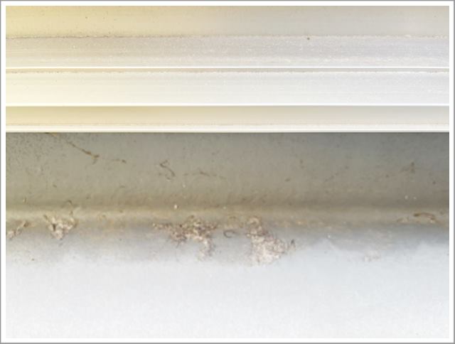 ベランダにたまった埃