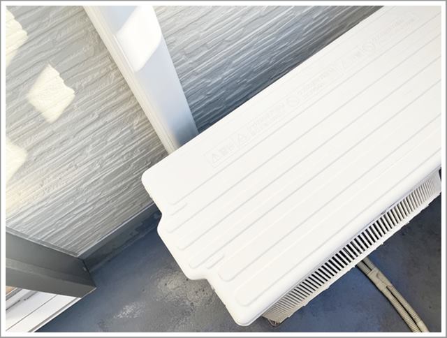 ベランダの室外機を古布で拭いてキレイになったところ