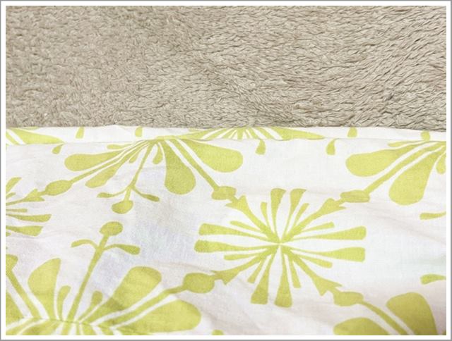 クイーンサイズの布団カバーをシングルサイズにリフォームし、表に返したところ