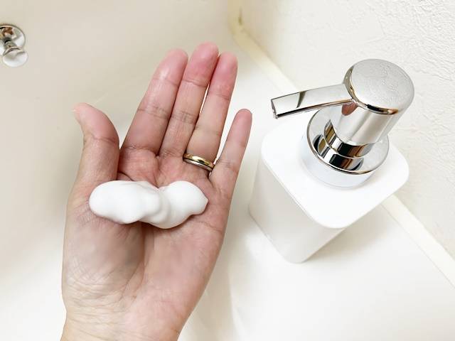 ニトリのソープディスペンサーでワンプッシュして出た泡