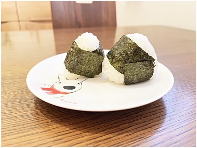 自分のために握ったおにぎり。家族のためでなく、自分自身のために用意しました