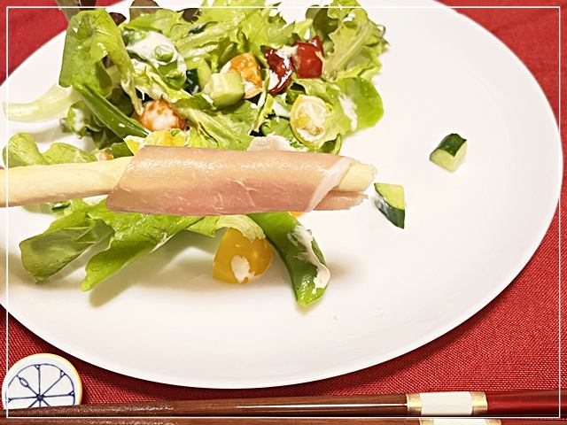 クリスマスメニューのグリッシーニ。生ハムを巻くと美味しさUP