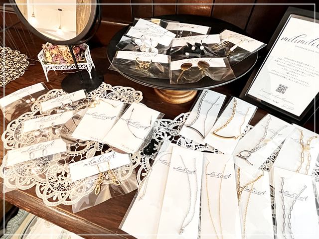 イギリス風カフェ「カームガーデン」で販売されているアクセサリー