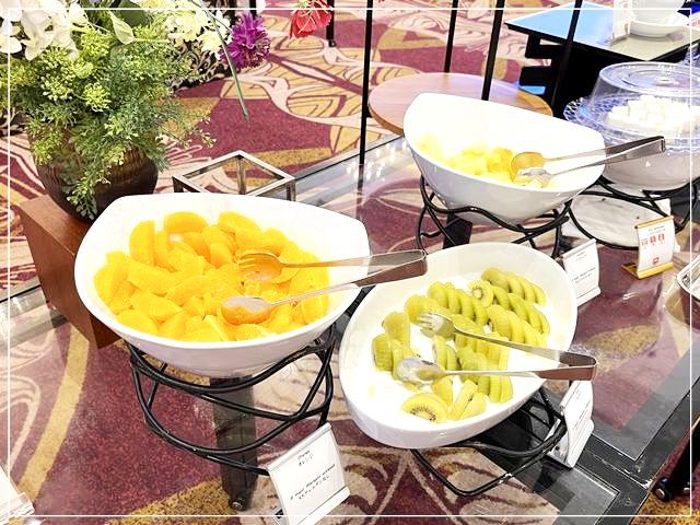 「ホテルモントレ姫路」の朝食のフルーツ