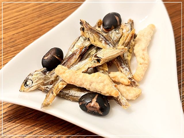 丸恭の「大豆といりこ」