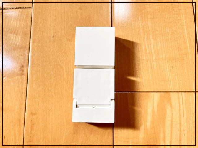 壁にピンで固定する室内洗濯干しのcupenの本体